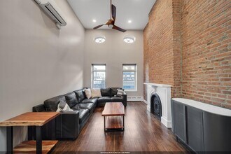 Building Photo - 214 9th St