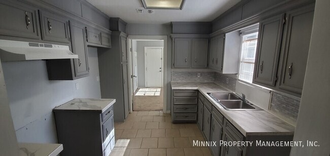 Building Photo - 2118 22nd St