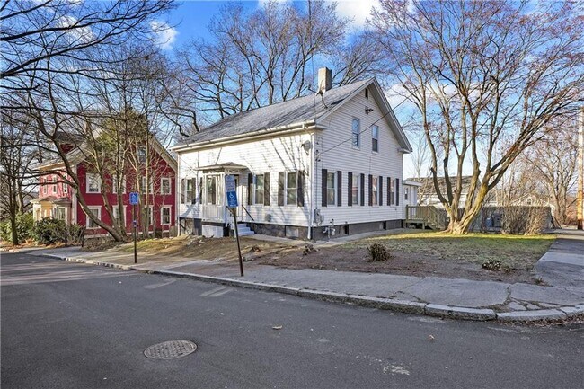 Building Photo - 40 Jenkins St