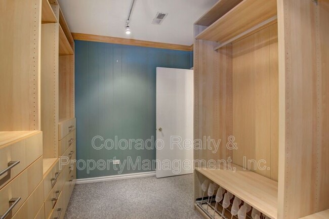 Building Photo - 1736 S Humboldt St