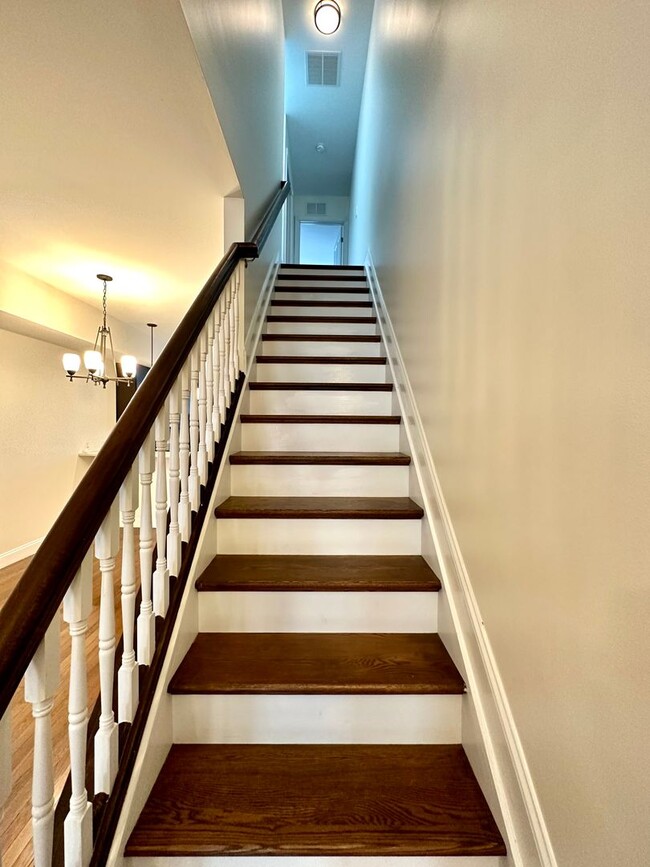 Building Photo - Charming  2Bed/2Bath in Patterson Park