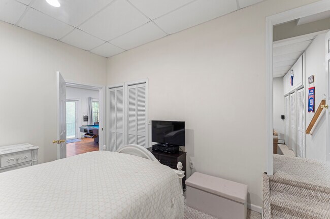 Building Photo - 17 Raven Crest Dr