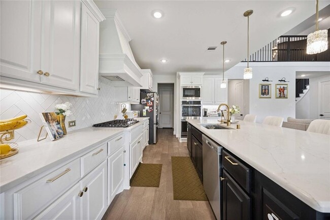 Building Photo - 9911 Regal Bend Dr