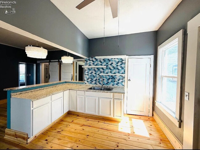 Building Photo - house