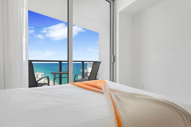 Building Photo - 4111 S Ocean Dr