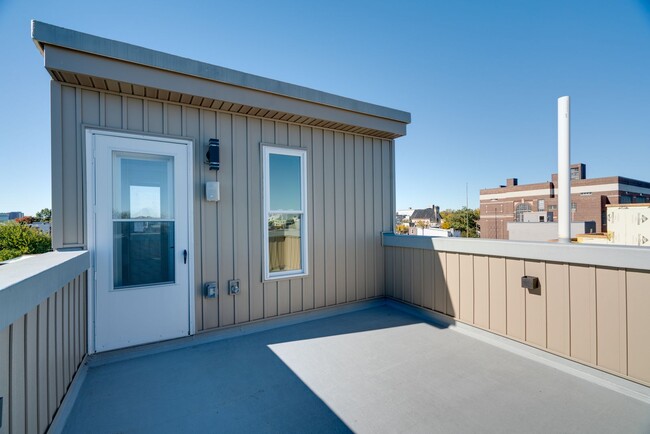 Building Photo - Stylish New Construction Near Fishtown