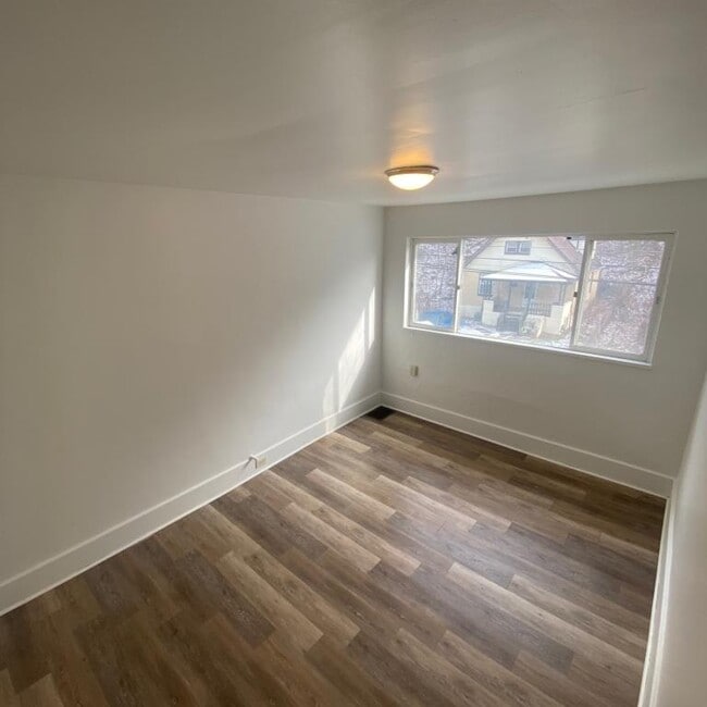 Building Photo - 1611 Lynn Ave