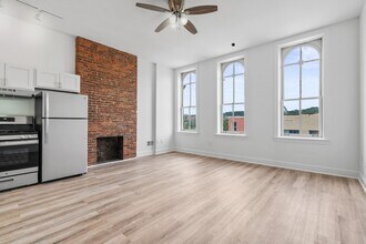 Building Photo - 2304 1/2 E Carson Street