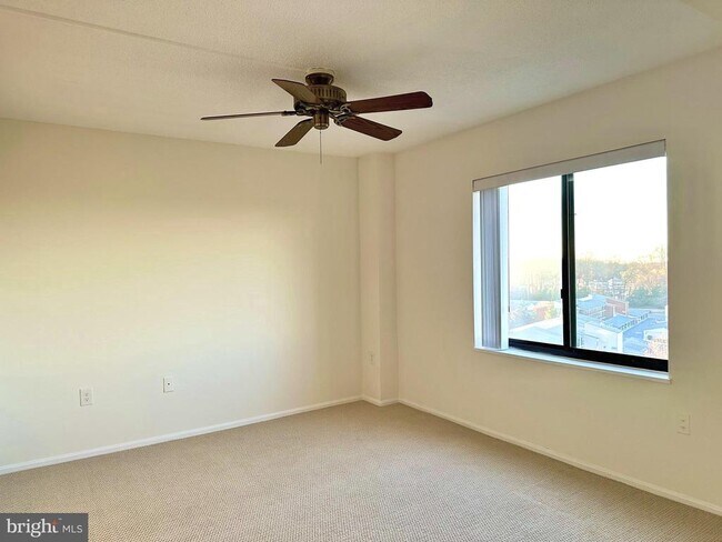 Building Photo - 3310 N Leisure World Blvd