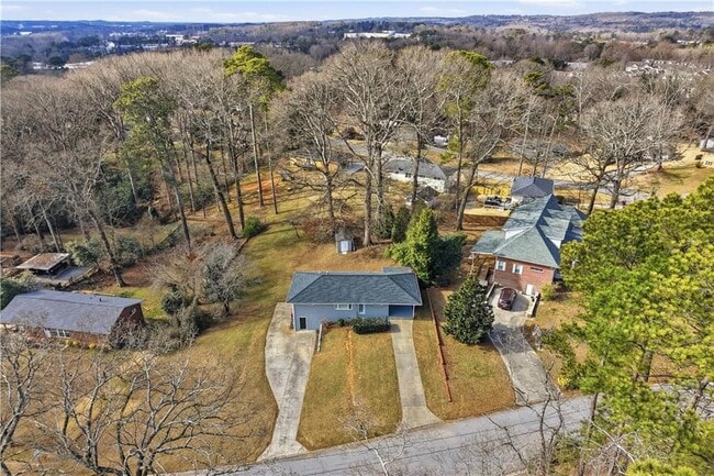 Building Photo - 2467 Elmwood Cir SE