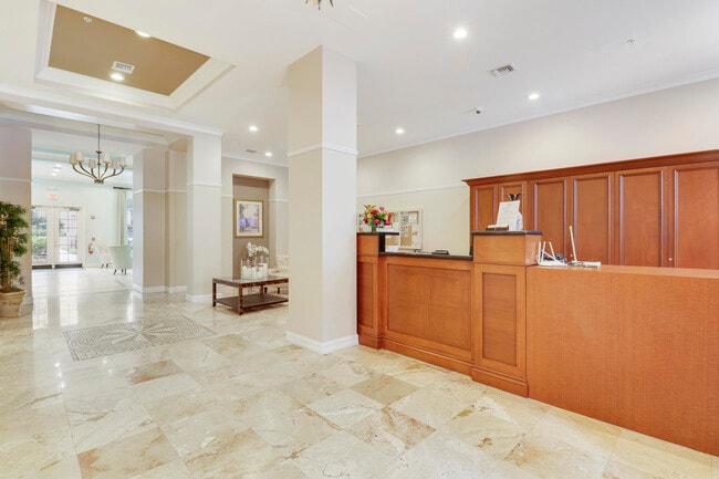 Building Photo - 630 S Sapodilla Ave