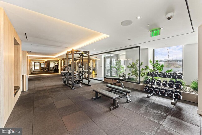 Building Photo - 1650 Silver Hill Dr