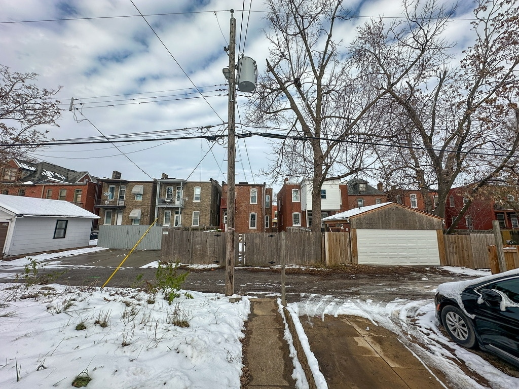 Building Photo - 2747 Armand Pl