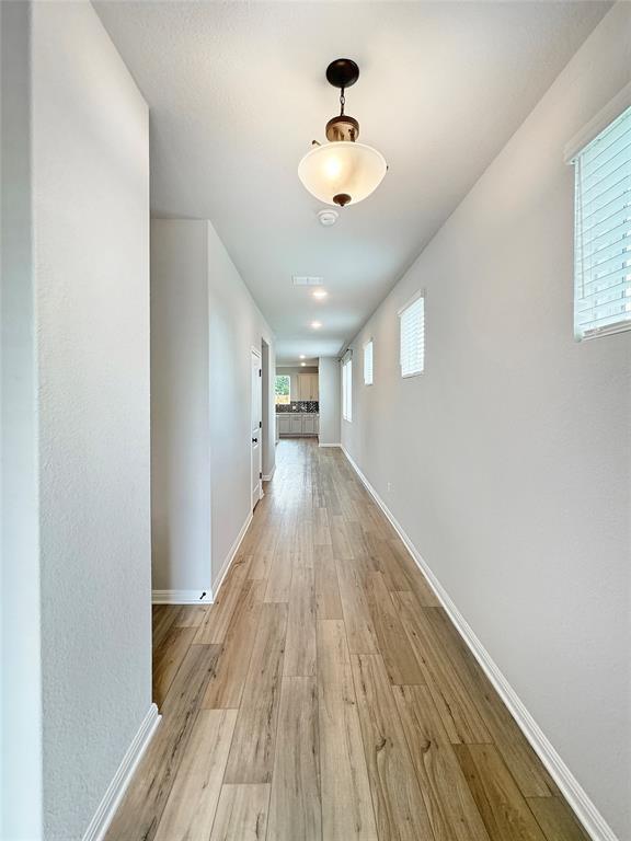 Building Photo - 2529 Roosevelt Rd