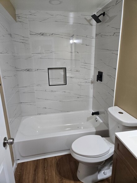 Building Photo - 33 N Ann St