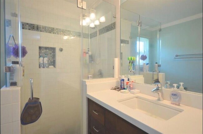 Building Photo - 4107 Cypress Lake Dr