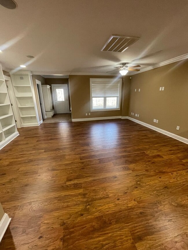 Building Photo - 4 Bedroom Soddy Daisy Rental Property with...