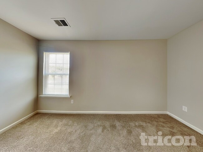 Building Photo - 747 Markham Cir