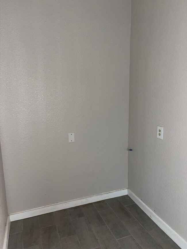 Building Photo - 3/2 Remodeled Home in Lampasas