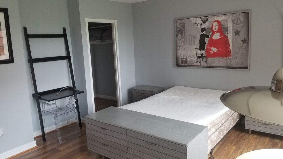 Building Photo - 1011 Arlington Blvd