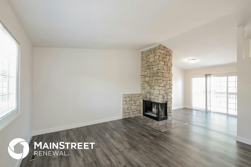 Building Photo - 17125 E Kent Dr