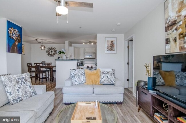 Building Photo - 1066 Gardenview Loop