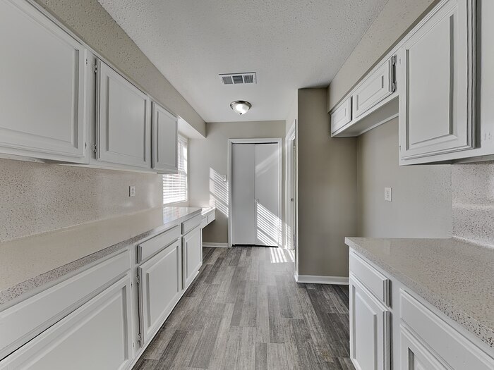 Building Photo - 2307 Romayor Ct