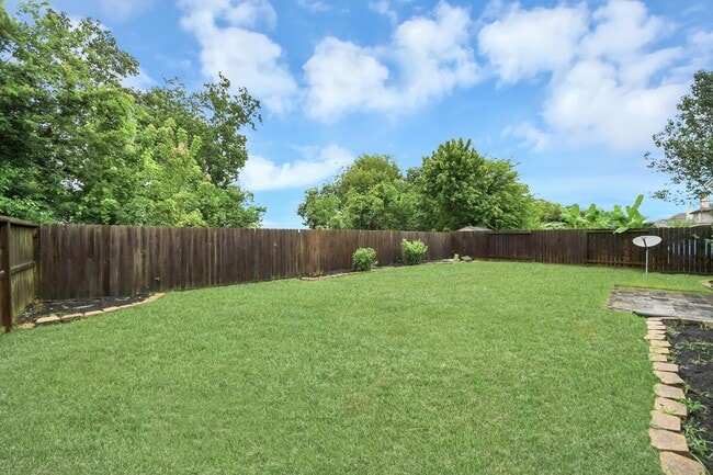 Building Photo - 2412 Appian Way
