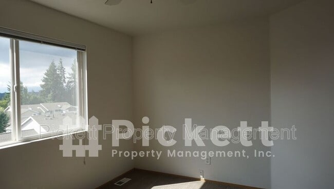 Building Photo - 11615 Breckenridge Ln NW