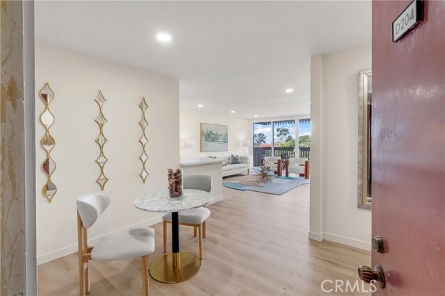 Building Photo - 6542 Ocean Crest Dr