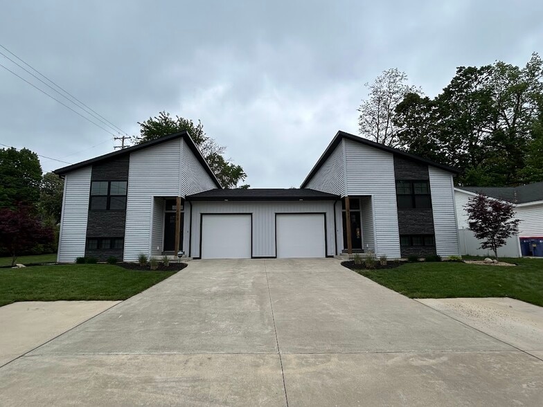 Building Photo - 411 Carpenter Ave NW