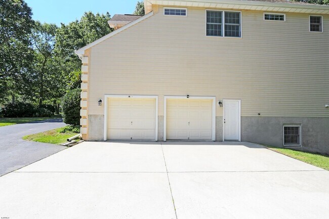 Building Photo - 113 Lighthouse Ln