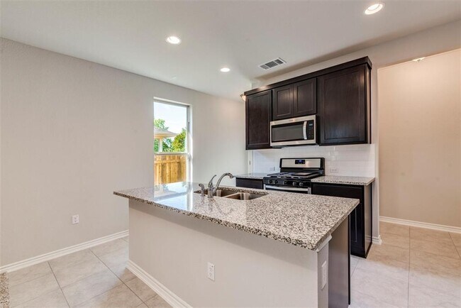 Building Photo - 1307 Ambler Dr