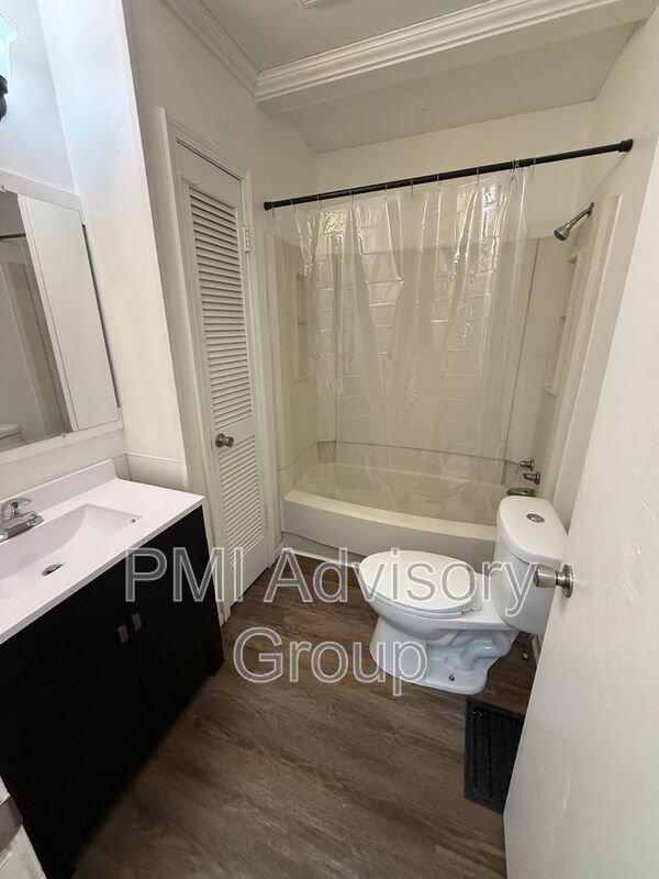 Building Photo - 1827 NW Tyler St