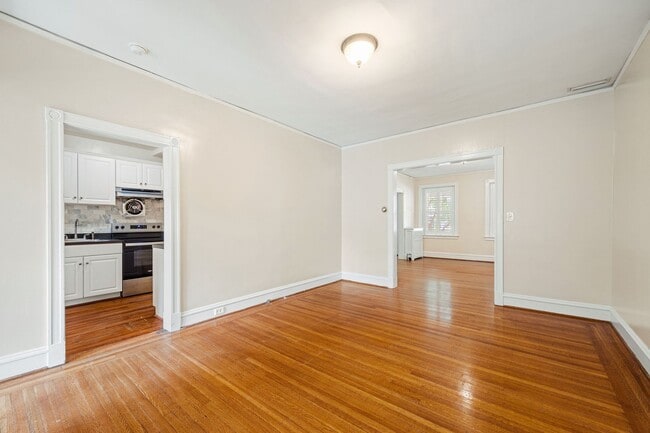 Building Photo - 3 Bedroom Home off of Patterson Ave **Avai...