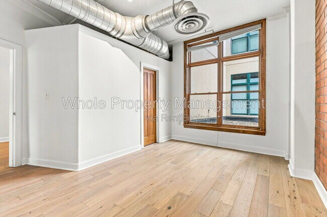 Building Photo - 2245 Blake St