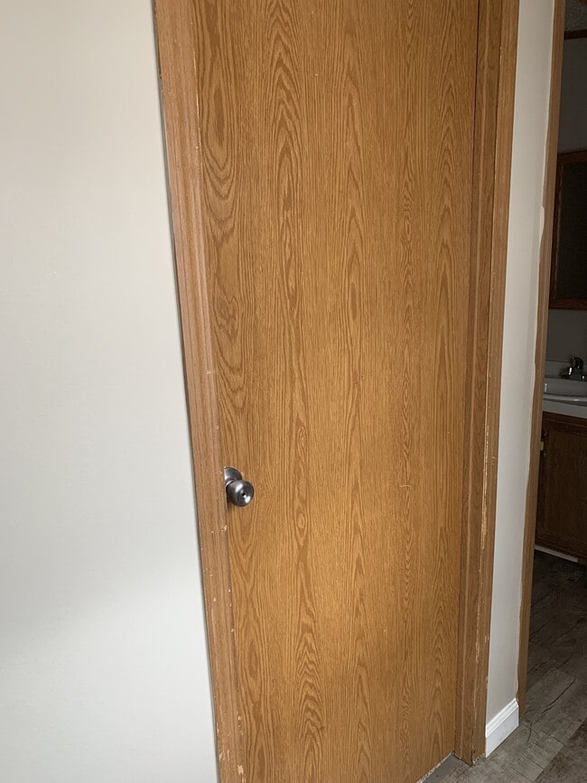 Building Photo - 122 Zackary St