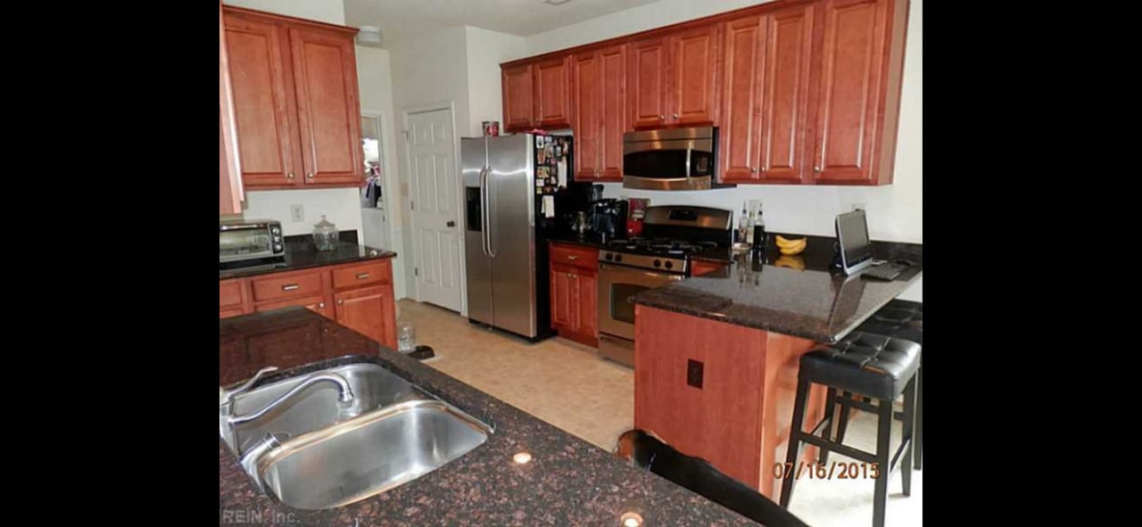 Kitchen 2 (old) - 2436 Apiary Ct