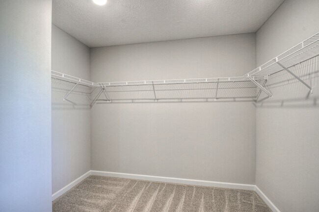 Building Photo - 4340 Doral Dr