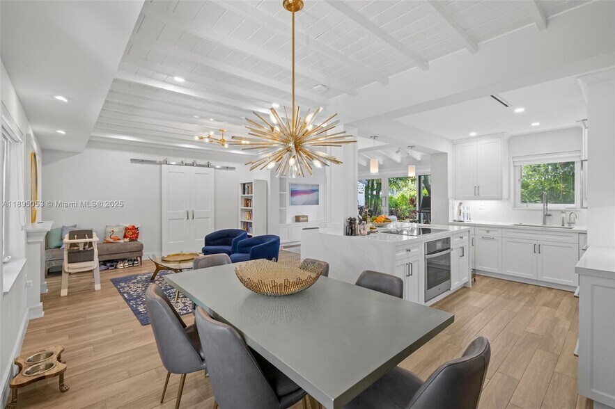 Building Photo - 90 NE 106th St