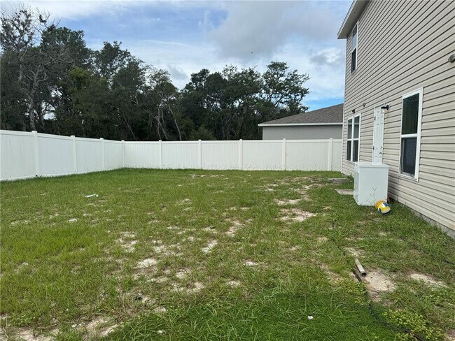 Building Photo - 256 Begonia Ln