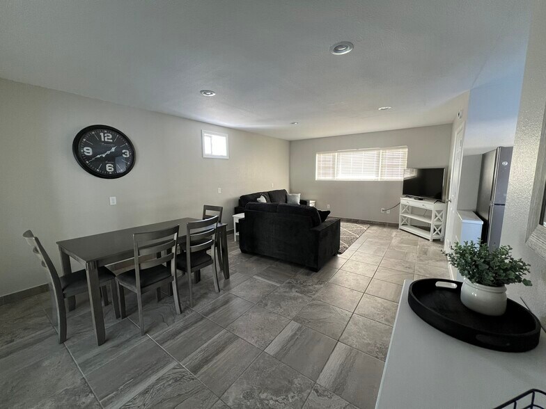 Unit 101 Dininig - 320 W 4th St