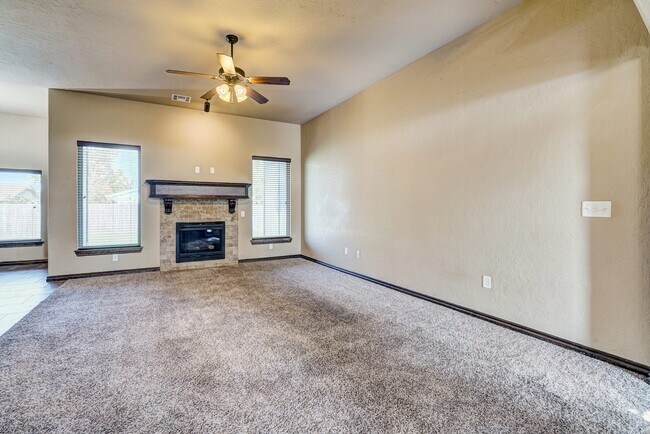 Building Photo - AVAILABLE THE END OF APRIL! 3 OR 4 BDRM, 2 BATHRM, 2 CAR & STORM SHELTER