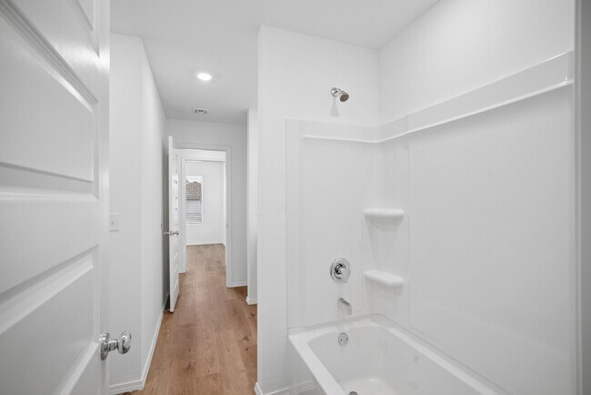 Building Photo - 2123 W 30th Pl