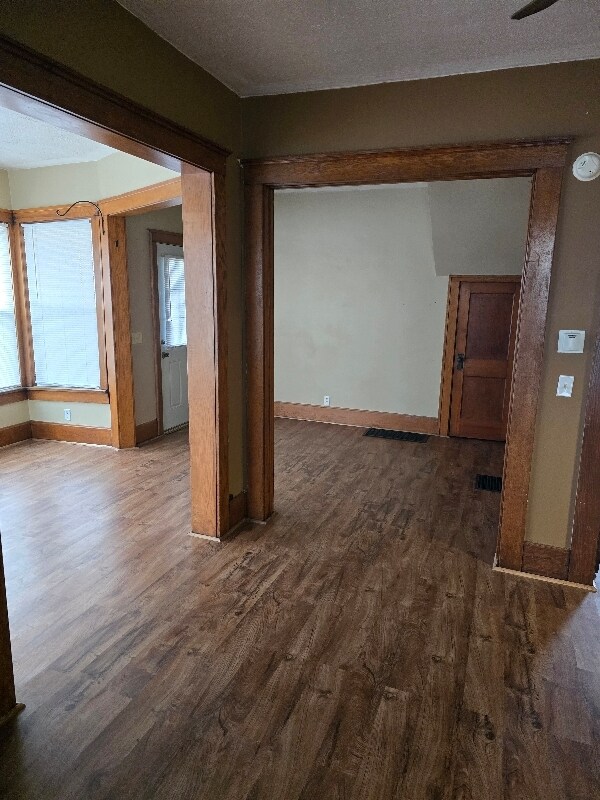 Building Photo - 308 W Maple St