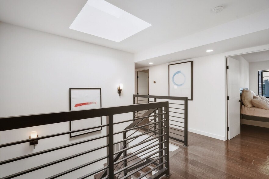 Building Photo - 3601 Dixie Canyon Pl