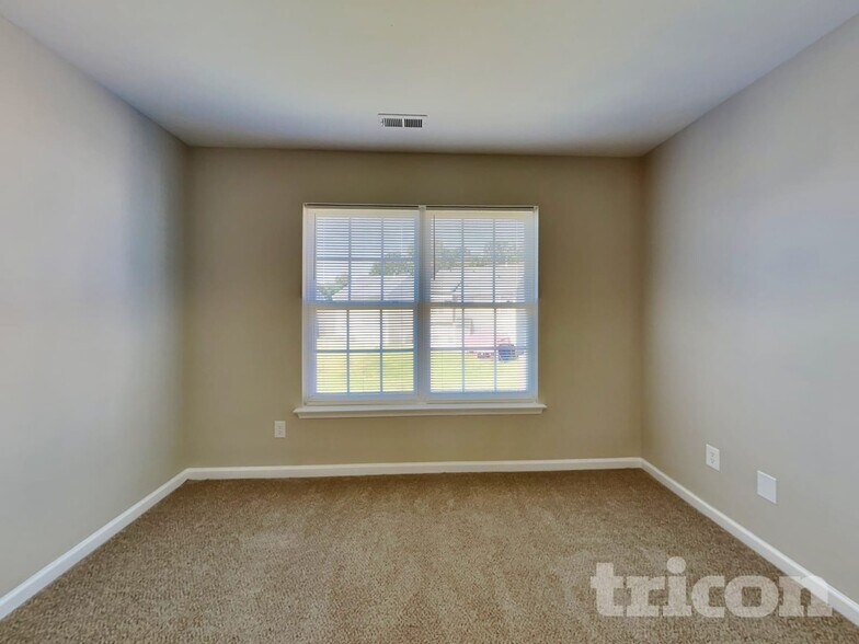 Building Photo - 3120 Rendezvous Dr