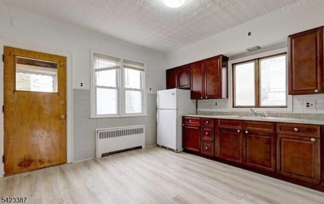 Building Photo - 58 Westervelt Ave