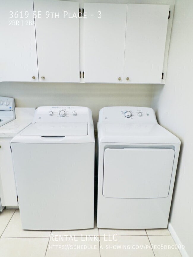 Building Photo - 3619 SE 9th Pl