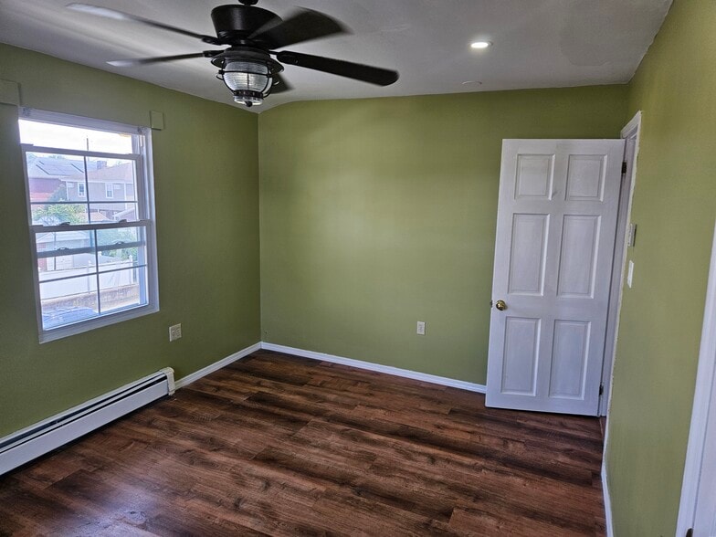 Room1 - 14764 259th St